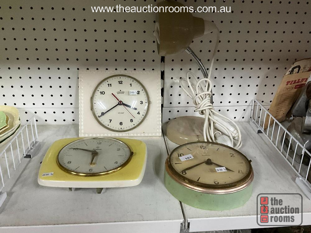 Retro Clock and Lamp Mouse Pad 9.25