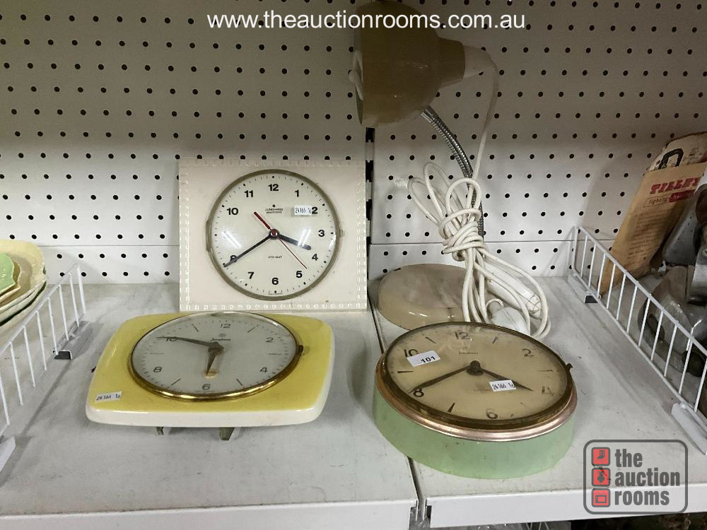 Retro Clock and Lamp Mouse Pad 9.25
